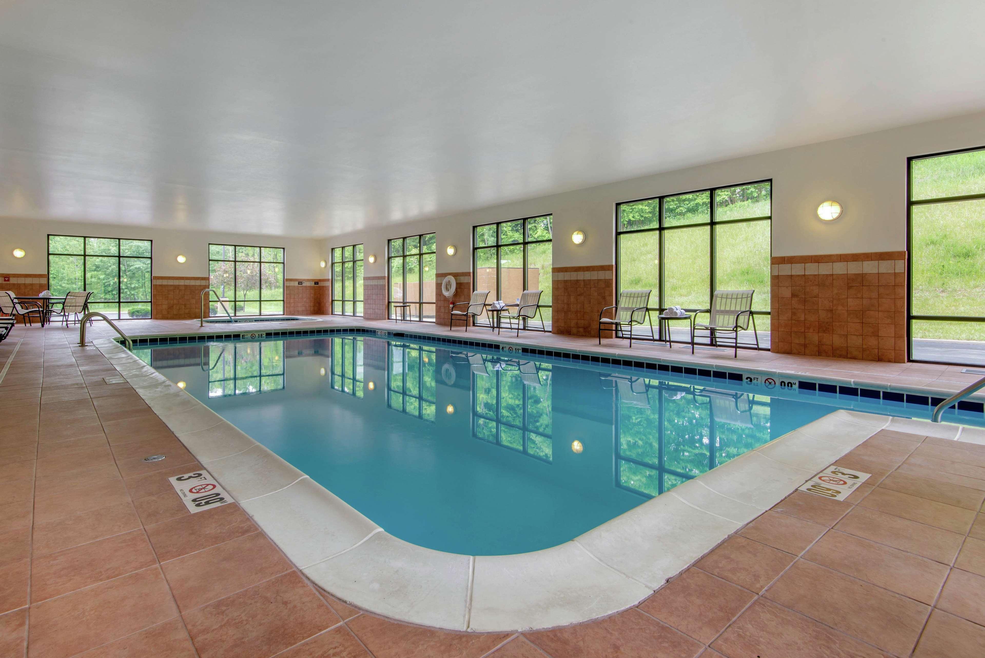 Hampton Inn Meadville Εξωτερικό φωτογραφία