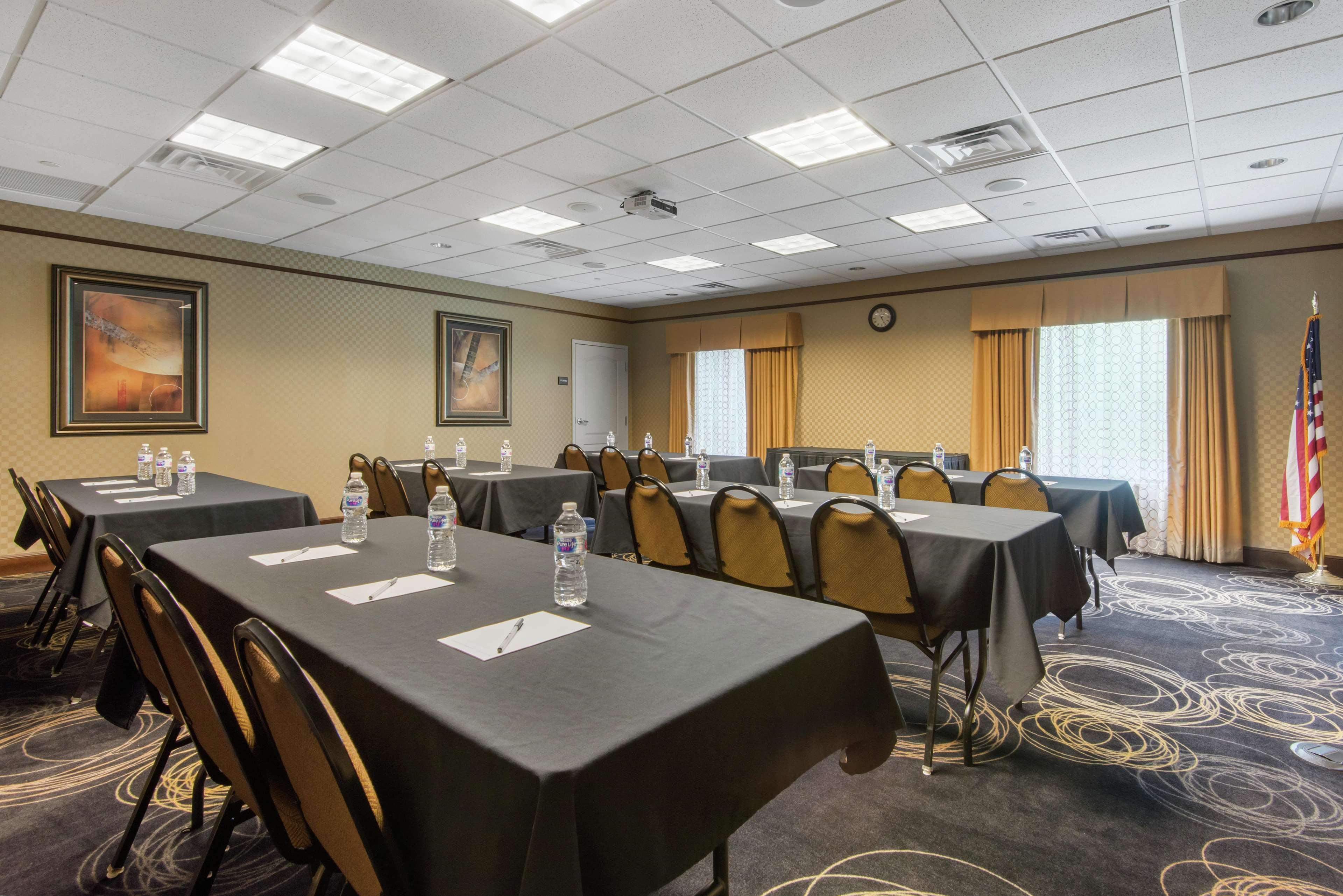 Hampton Inn Meadville Εξωτερικό φωτογραφία