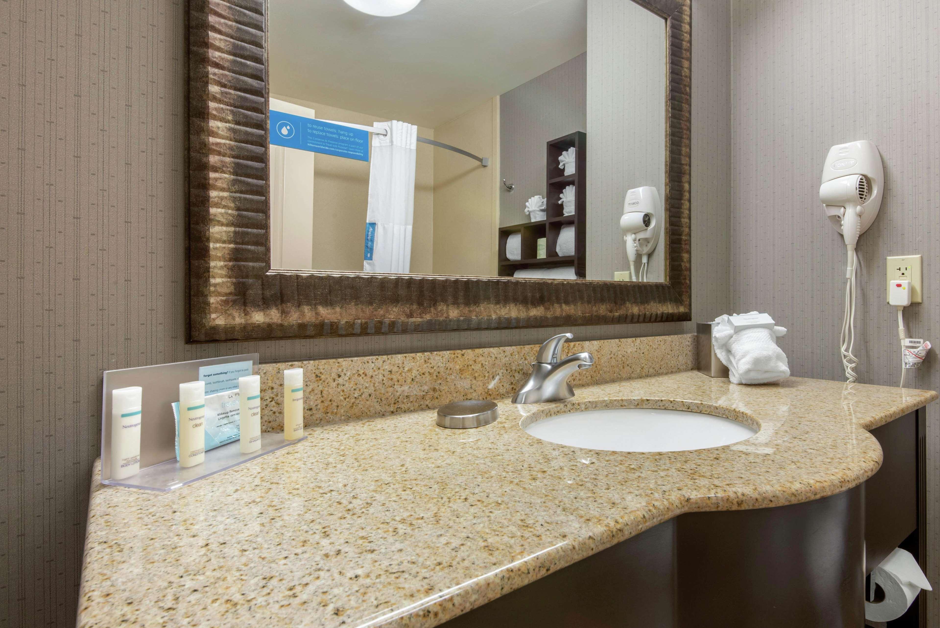 Hampton Inn Meadville Εξωτερικό φωτογραφία