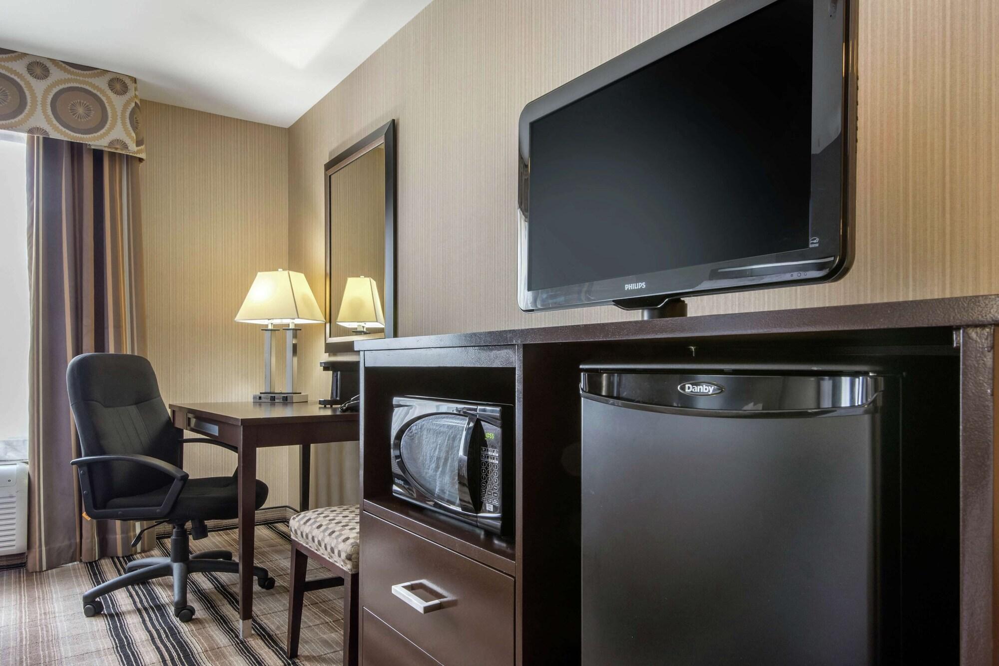 Hampton Inn Meadville Εξωτερικό φωτογραφία
