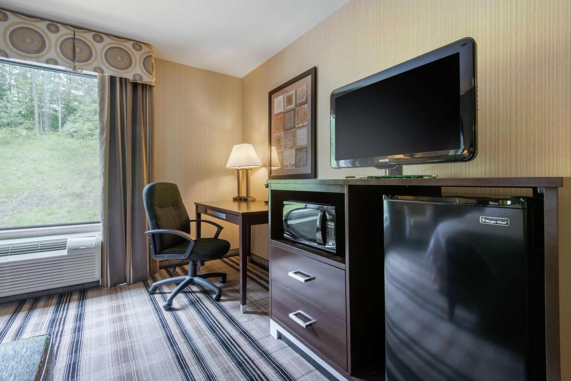 Hampton Inn Meadville Εξωτερικό φωτογραφία