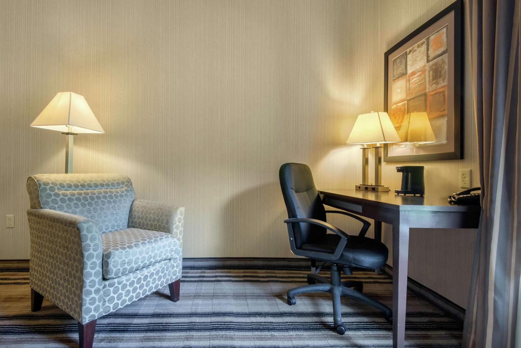 Hampton Inn Meadville Εξωτερικό φωτογραφία