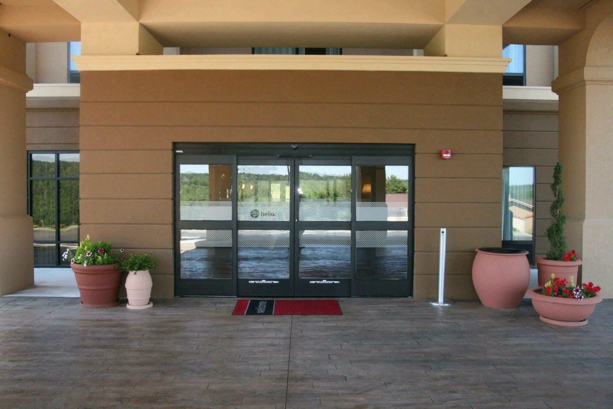 Hampton Inn Meadville Εξωτερικό φωτογραφία